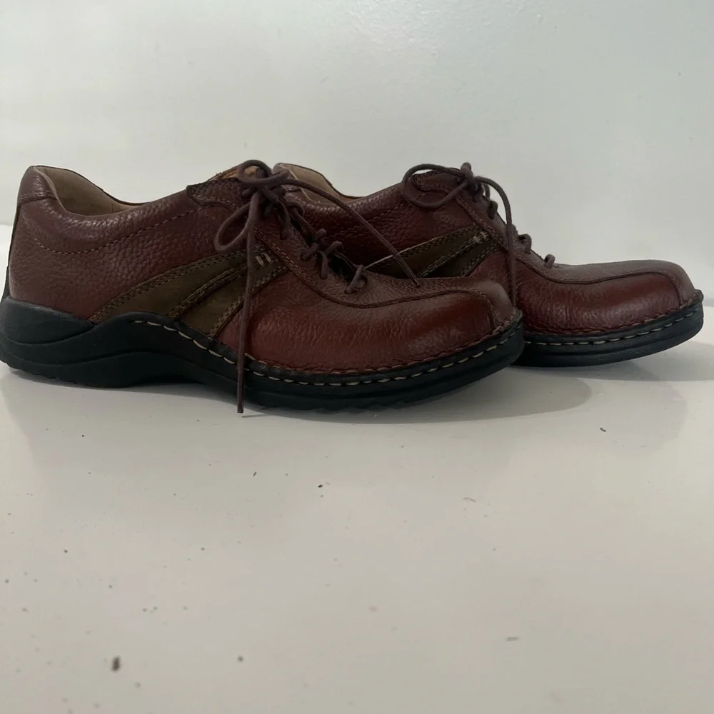Clarks Men's Dark Brown Leather Oxfords